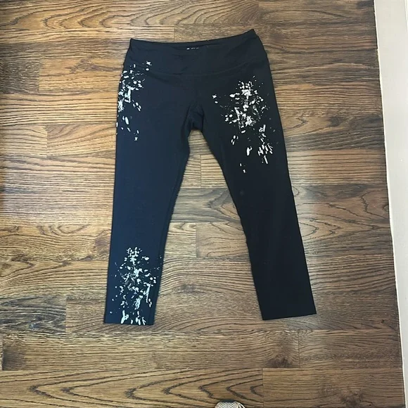 Adorable Splits59 Splatter Paint Cropped Legging - Picture 2 of 6